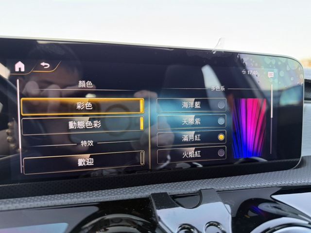 AMG A35 盲點/摸門/全景天窗/記憶電動椅/ACC跟車/換檔撥片/分區恆溫空調/倒車顯影/導航/自動停車系統  第13張相片