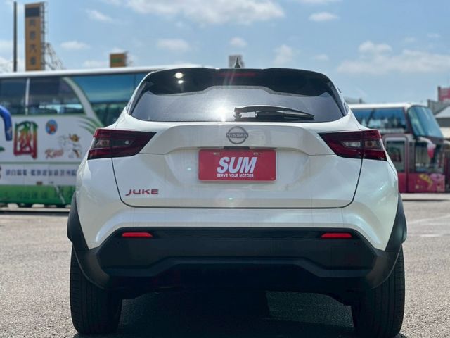 JUKE駕趣版 IKEY/盲點偵測/摸門/定速/電折後視鏡  第5張相片