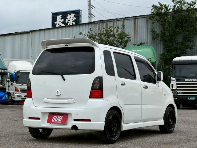 Solio 工務車、練習車首選，如果您只需要一台能遮風避雨的車，那這台絕對會是好選擇!  第4張相片
