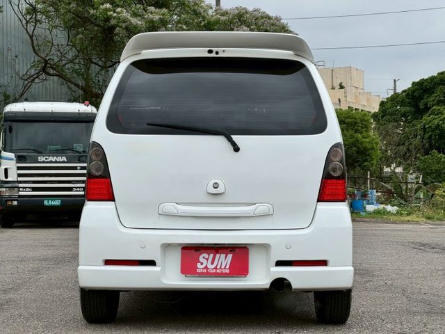 Solio 工務車、練習車首選，如果您只需要一台能遮風避雨的車，那這台絕對會是好選擇!  第5張相片