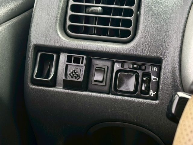 Solio 工務車、練習車首選，如果您只需要一台能遮風避雨的車，那這台絕對會是好選擇!  第8張相片