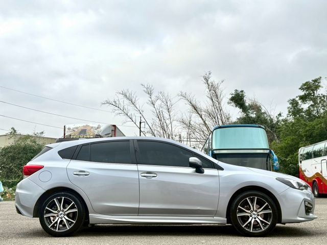 IMPREZA 1.6 摸門/定速/IKEY/電動天窗/循跡防滑/倒車顯影/分區恆溫空調  第4張相片