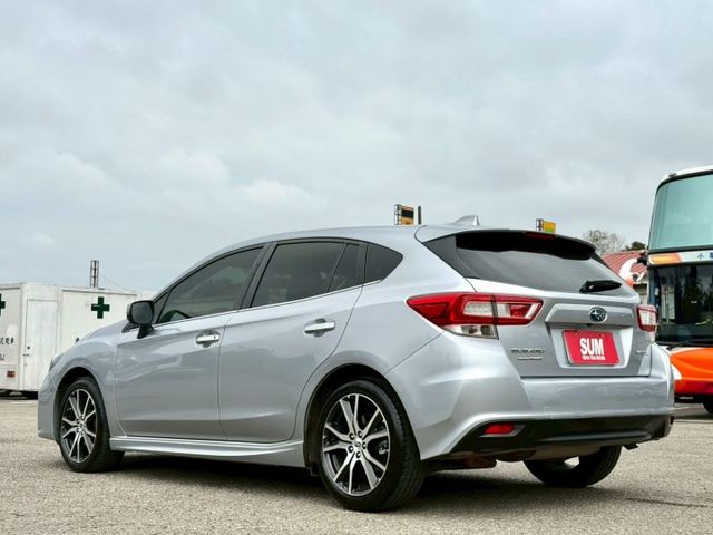 IMPREZA 1.6 摸門/定速/IKEY/電動天窗/循跡防滑/倒車顯影/分區恆溫空調  第7張相片