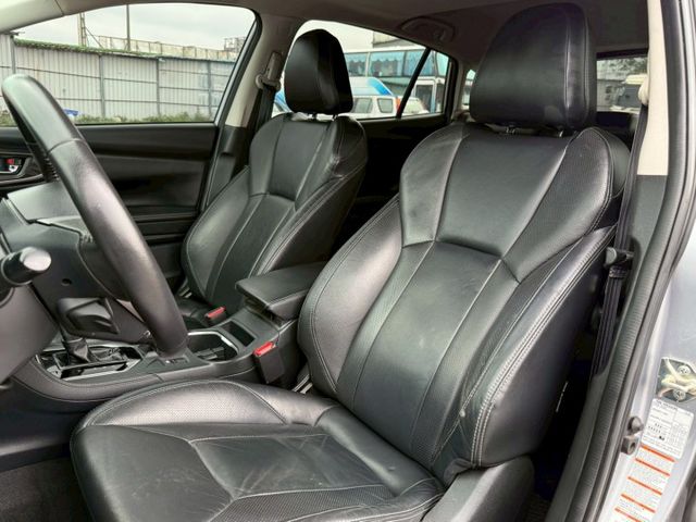 IMPREZA 1.6 摸門/定速/IKEY/電動天窗/循跡防滑/倒車顯影/分區恆溫空調  第9張相片