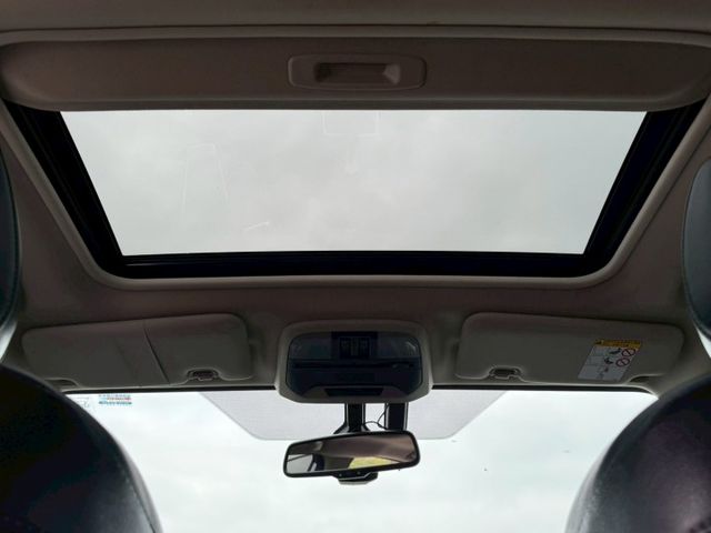 IMPREZA 1.6 摸門/定速/IKEY/電動天窗/循跡防滑/倒車顯影/分區恆溫空調  第13張相片