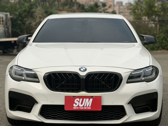 528i Sedan G世代尾燈/四出排氣管全段/G世代儀表板/M版方向盤/電動天窗  第2張相片