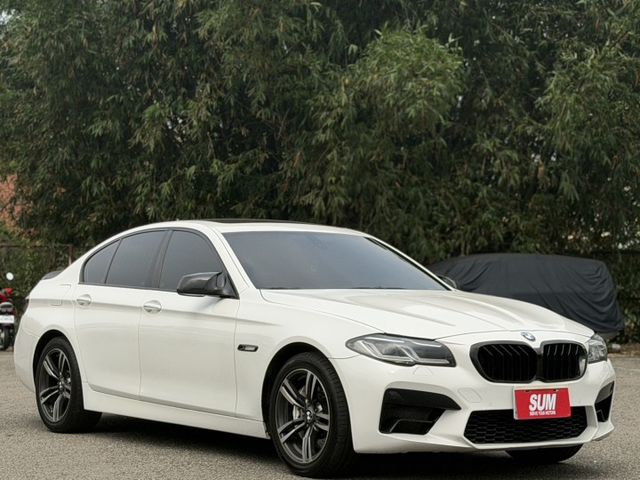 528i Sedan G世代尾燈/四出排氣管全段/G世代儀表板/M版方向盤/電動天窗  第3張相片