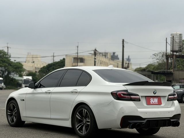 528i Sedan G世代尾燈/四出排氣管全段/G世代儀表板/M版方向盤/電動天窗  第6張相片