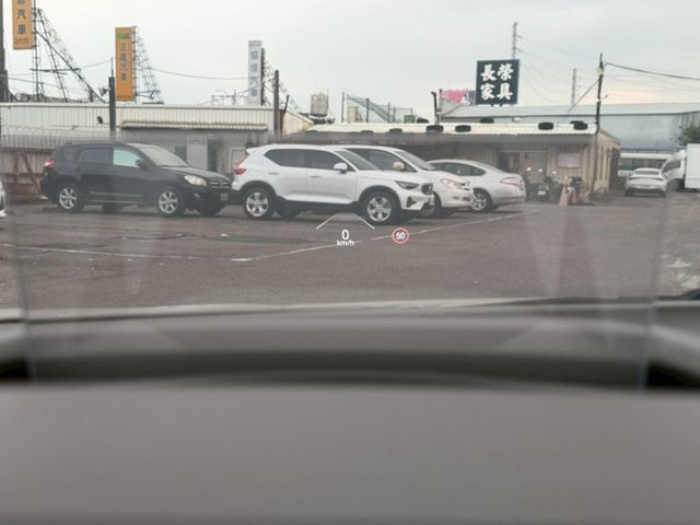 FOCUS 5D 環景影像/恆溫空調/換檔撥片/ACC跟車/方向盤快控鍵/抬頭顯示器  第8張相片