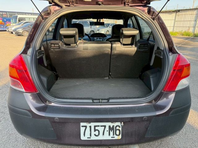 YARIS G版 恆溫空調/IKEY/摸門/電折後視鏡  第11張相片