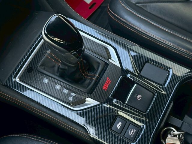 XV 2.0 i-S 電動椅/循跡防滑/定速/倒車顯影/安卓機/IKEY/分區恆溫空調/電動天窗  第14張相片