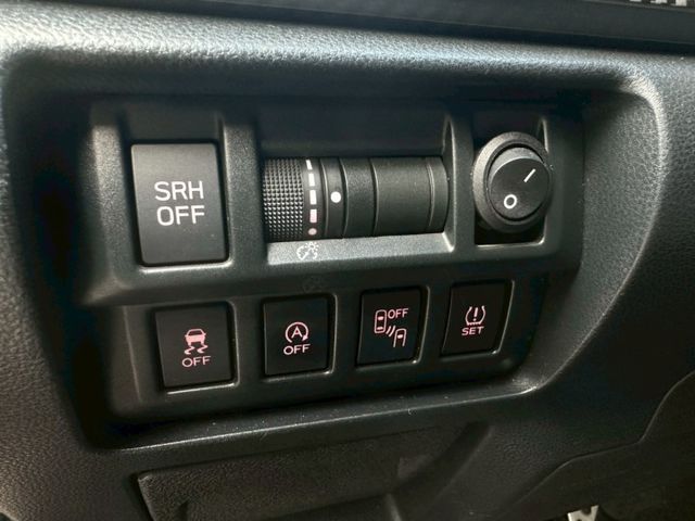 XV 2.0 i-S 電動椅/循跡防滑/定速/倒車顯影/安卓機/IKEY/分區恆溫空調/電動天窗  第16張相片