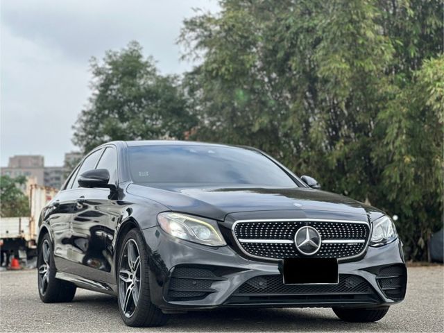 AMG E43 4MATIC天窗/通風電熱椅/柏林/環景影像/抬顯/動態座椅/巡跡防滑/電尾門/換檔撥片/定速/電子懸吊  第3張相片
