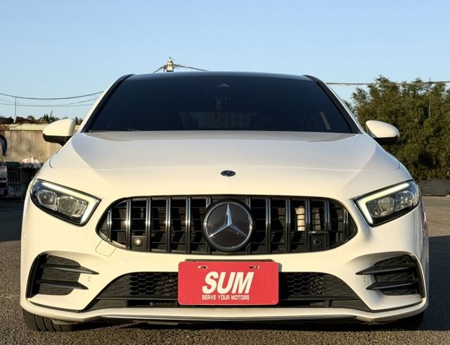 AMG A35 盲點/摸門/全景天窗/記憶電動椅/ACC跟車/換檔撥片/分區恆溫空調/倒車顯影/導航/自動停車系統  第2張相片