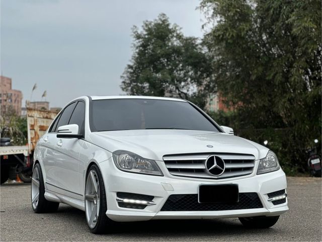 C250 電動椅/方向盤快控鍵/電動天窗/衛星導航/倒車顯影/分區恆溫空調/定速  第3張相片
