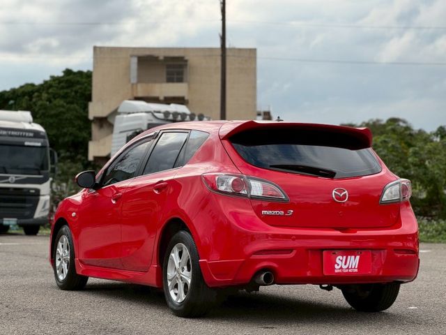 MAZDA3 5D 電動天窗/方向盤快控鍵/電折後視鏡  第6張相片