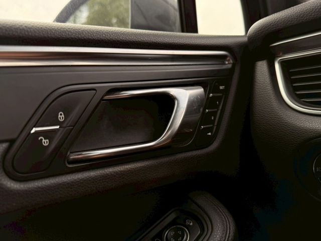 MACAN 2.0 定速/換檔撥片/分區恆溫空調/循跡防滑/記憶電動椅/電折後視鏡/電動尾門  第7張相片