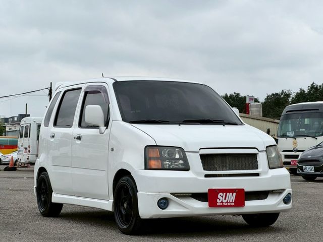 Solio 工務車、練習車首選，如果您只需要一台能遮風避雨的車，那這台絕對會是好選擇!  第3張相片