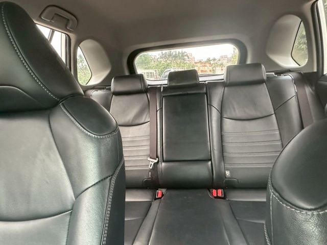 RAV-4豪華版 恆溫空調/倒車顯影/衛星導航/ACC跟車/車偏警示/巡跡防滑  第15張相片