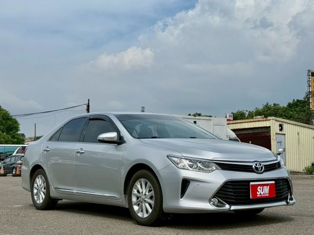 CAMRY經典 定速/摸門/IKEY/倒車顯影/分區恆溫空調/循跡防滑/抬頭顯示器  第3張相片