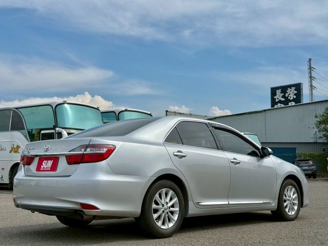 CAMRY經典 定速/摸門/IKEY/倒車顯影/分區恆溫空調/循跡防滑/抬頭顯示器  第4張相片