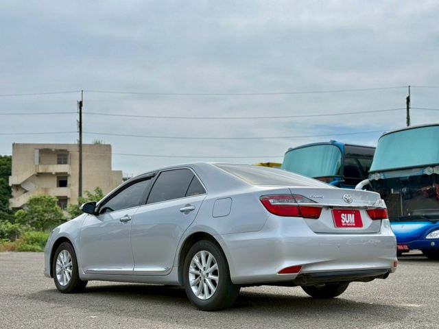 CAMRY經典 定速/摸門/IKEY/倒車顯影/分區恆溫空調/循跡防滑/抬頭顯示器  第6張相片