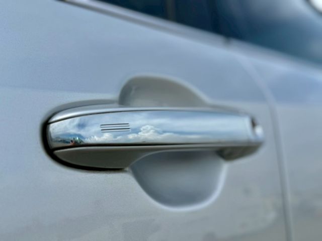CAMRY經典 定速/摸門/IKEY/倒車顯影/分區恆溫空調/循跡防滑/抬頭顯示器  第9張相片