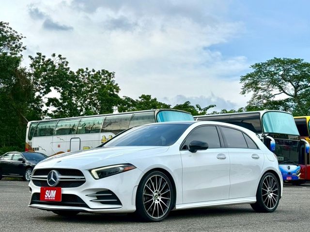 A250 4MATIC ACC跟車/全景天窗/IKEY/倒車顯影/記憶電動椅/電熱椅/分區溫控/後座出風口/摸門/盲點  第1張相片