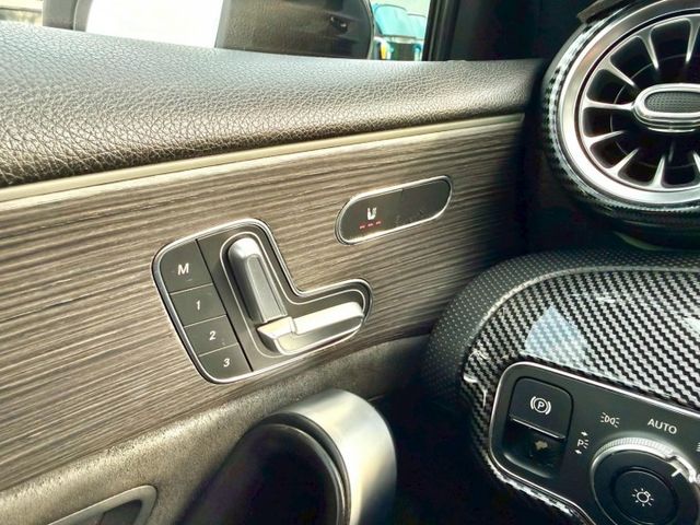A250 4MATIC ACC跟車/全景天窗/IKEY/倒車顯影/記憶電動椅/電熱椅/分區溫控/後座出風口/摸門/盲點  第15張相片