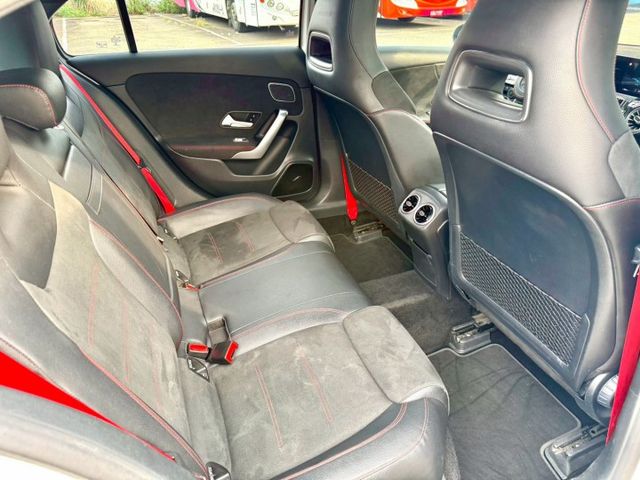 A250 4MATIC ACC跟車/全景天窗/IKEY/倒車顯影/記憶電動椅/電熱椅/分區溫控/後座出風口/摸門/盲點  第18張相片