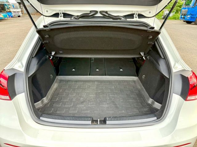 A250 4MATIC ACC跟車/全景天窗/IKEY/倒車顯影/記憶電動椅/電熱椅/分區溫控/後座出風口/摸門/盲點  第20張相片