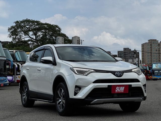 RAV-4 尊爵 摸門/IKEY/定速/衛星導航/倒車顯影/分區恆溫空調/電折後視鏡/車偏警示/駕駛座電動椅  第3張相片