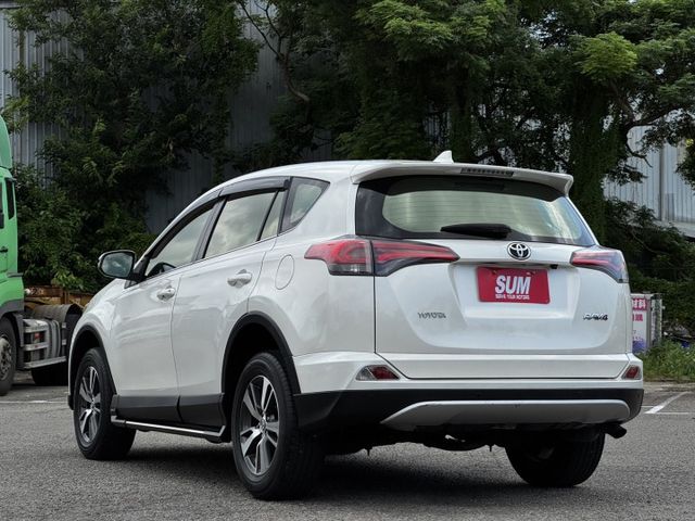 RAV-4 尊爵 摸門/IKEY/定速/衛星導航/倒車顯影/分區恆溫空調/電折後視鏡/車偏警示/駕駛座電動椅  第6張相片