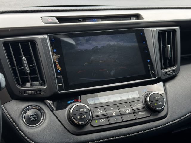 RAV-4 尊爵 摸門/IKEY/定速/衛星導航/倒車顯影/分區恆溫空調/電折後視鏡/車偏警示/駕駛座電動椅  第11張相片
