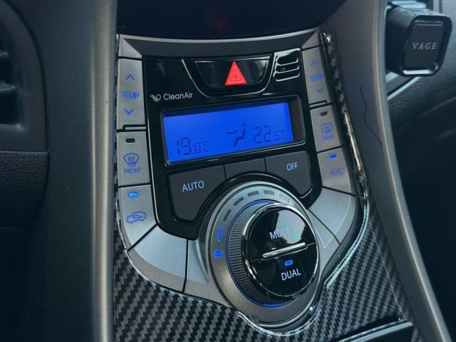 ELANTRA 摸門/定速/換檔撥片/安卓機/分區恆溫空調/IKEY/電動椅/倒車顯影/天窗  第15張相片