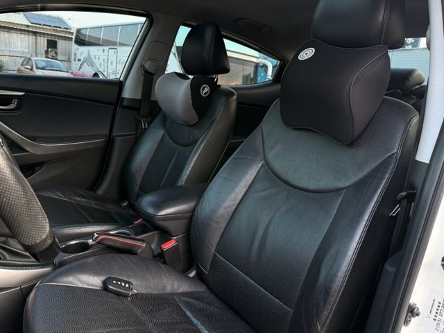 ELANTRA 摸門/定速/換檔撥片/安卓機/分區恆溫空調/IKEY/電動椅/倒車顯影/天窗  第20張相片