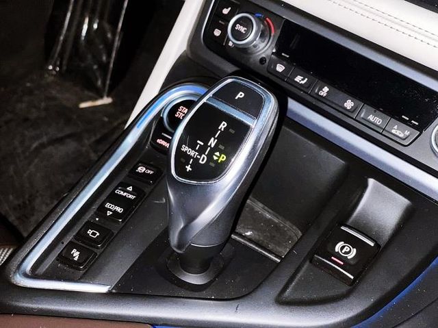 BMW I8  第9張相片
