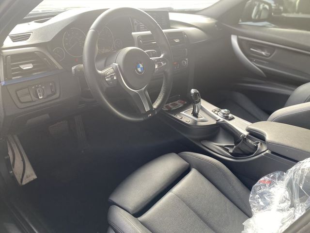BMW 328I  第7張相片