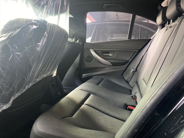 BMW 328I  第8張相片