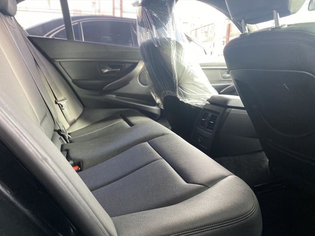 BMW 328I  第9張相片