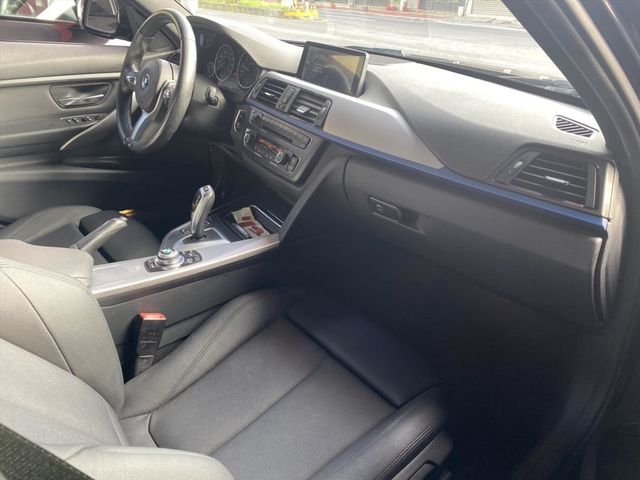 BMW 328I  第10張相片