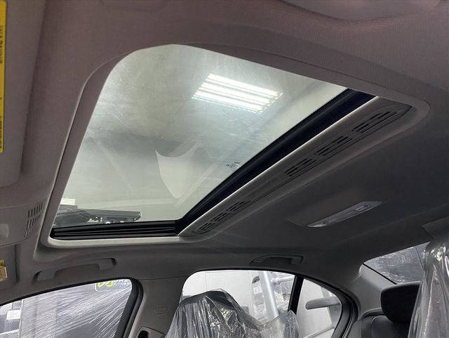 BMW 328I  第14張相片