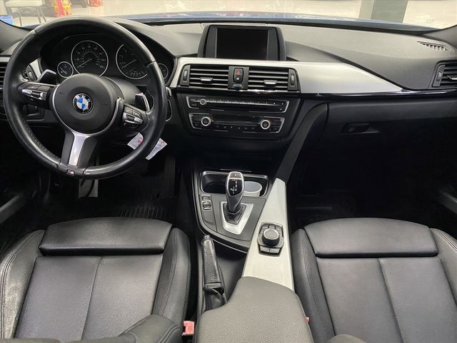 BMW 328I  第8張相片