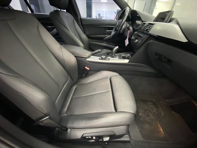 BMW 328I  第10張相片