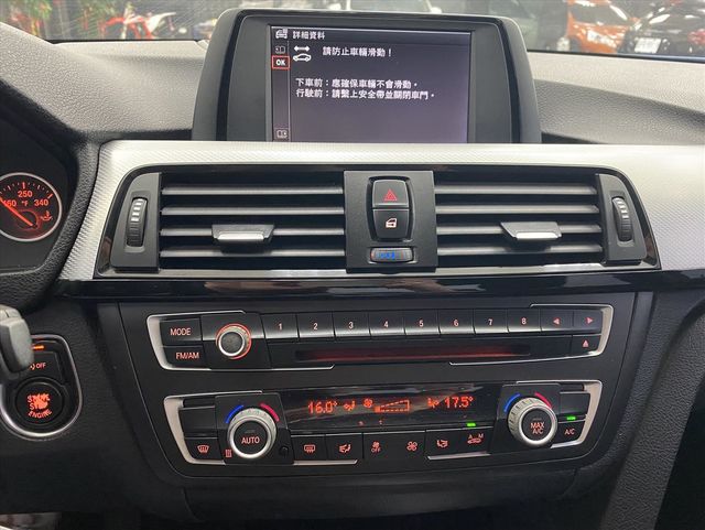 BMW 328I  第13張相片