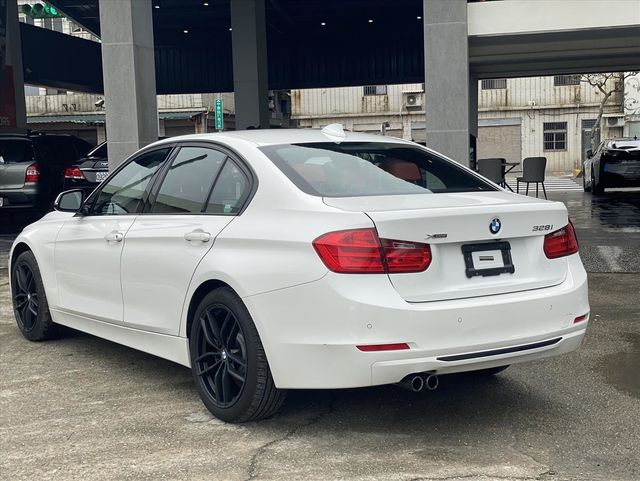 BMW 328I  第4張相片