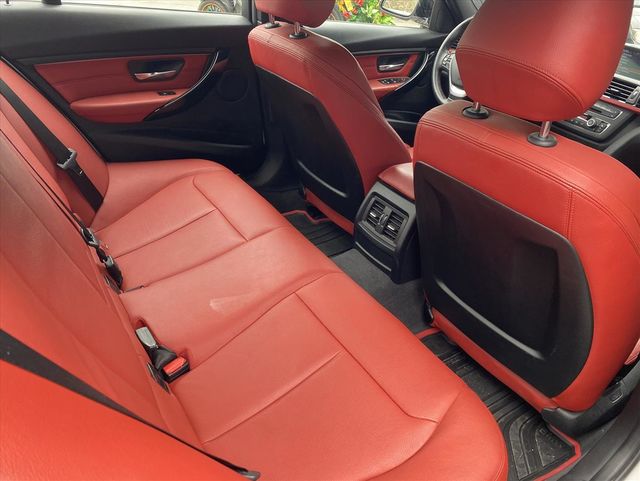 BMW 328I  第8張相片