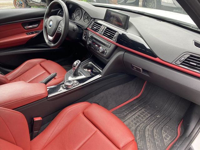 BMW 328I  第9張相片