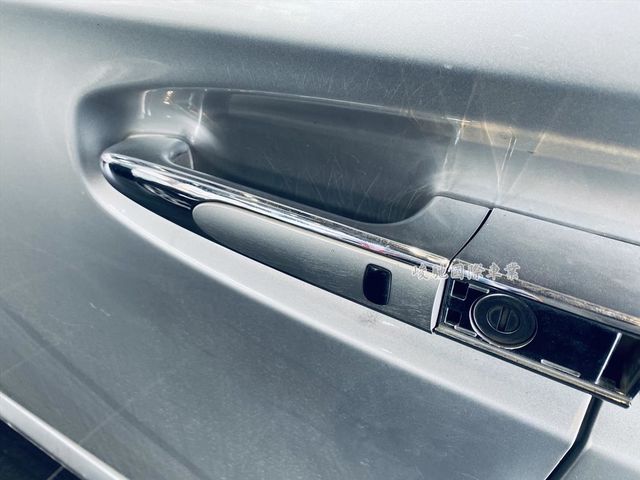 LUXGEN M7  第15張相片