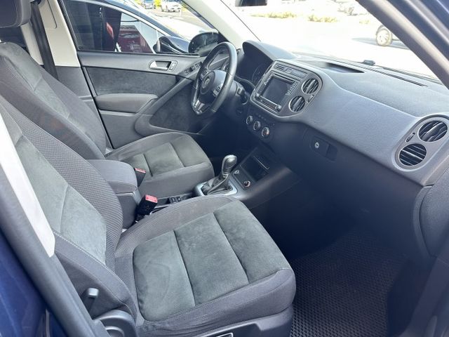 內有實拍影片│YES認證│6安│AppleCar│HID自動頭燈│後座托盤/出風口│倒車影像│里程保證│可全貸│  第14張相片